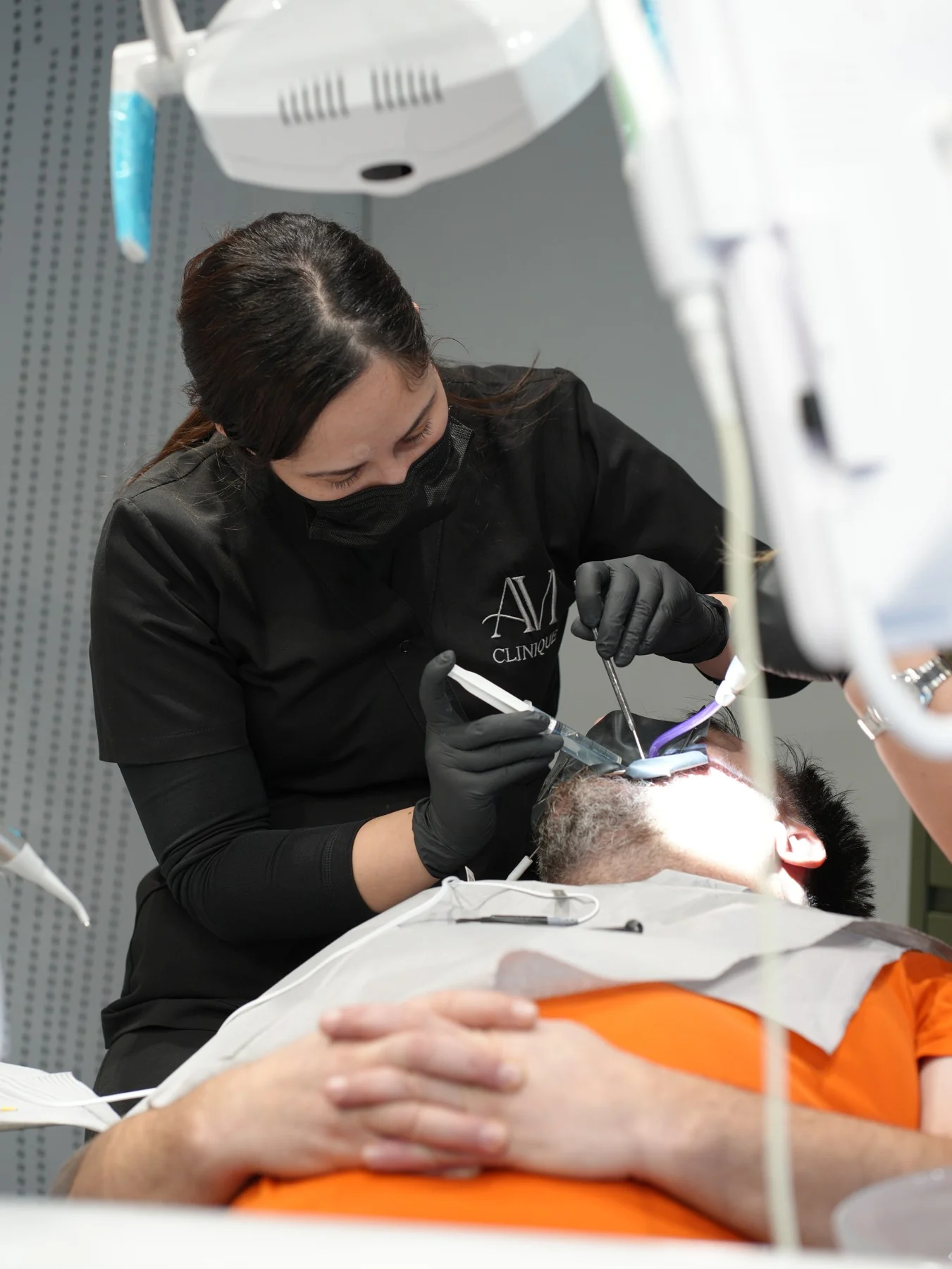 Echipa de stomatologie AVI Clinique